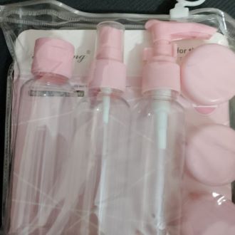 “ Bottles Plastic- Bottles -7-Piece Clear Bottles Set for Toiletries, Leak-Proof Refillable Mini Cosmetic Containers with Spray Pump and Flip-Cap Bottles, Perfect for Shampoo, Conditioner, Lotion, Body Wash, Creams, and Gels –Vacations, and Daily Use